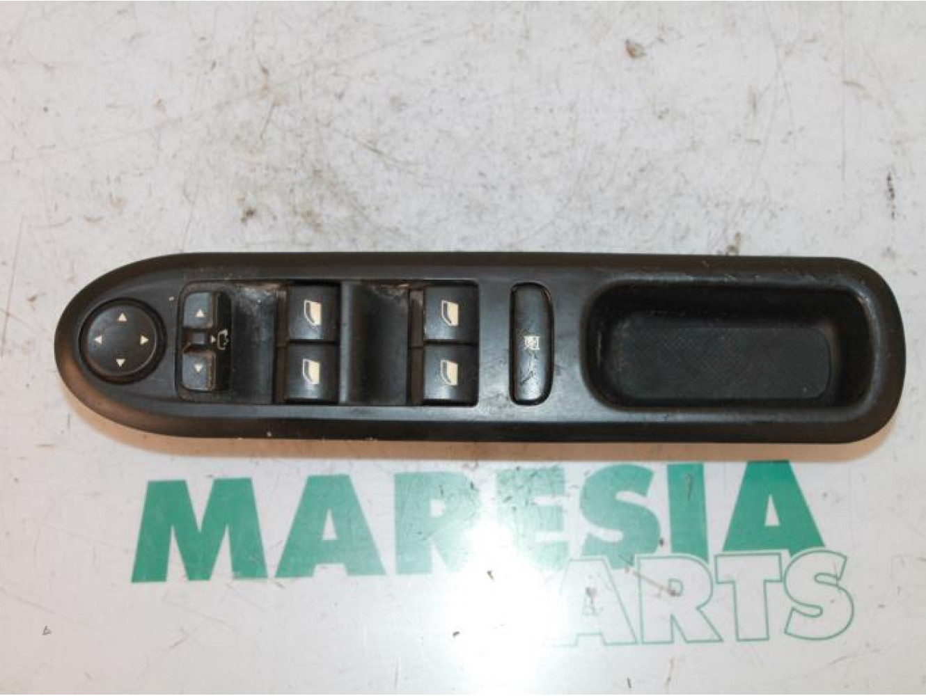 Peugeot - 407 - Multi-functional window switch