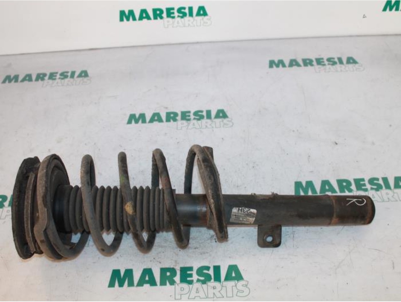 Peugeot - 607 - Front shock absorber rod, right