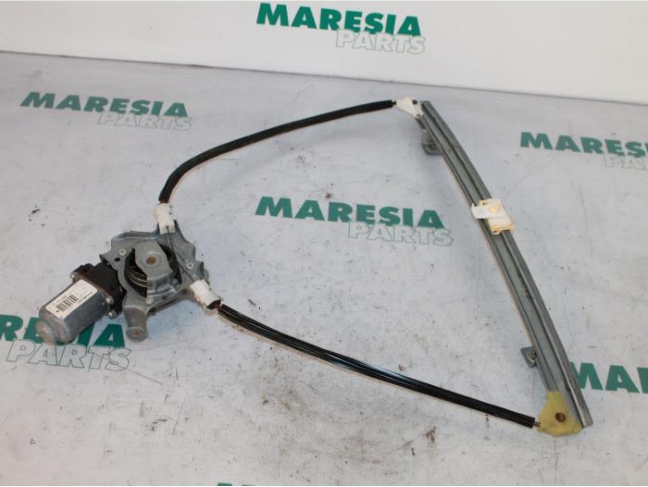 Renault - Clio - Window mechanism 2-door, front right