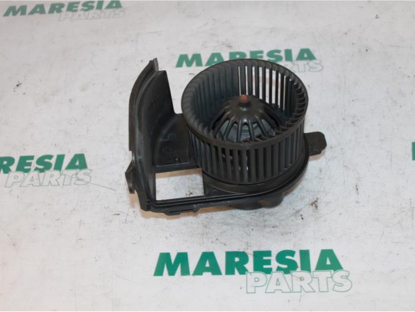 Renault - Clio - Heating and ventilation fan motor