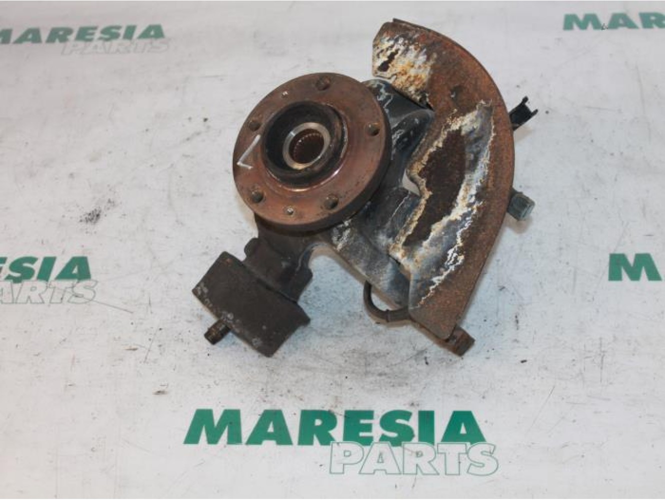 Peugeot - 607 - Fusee links-voor