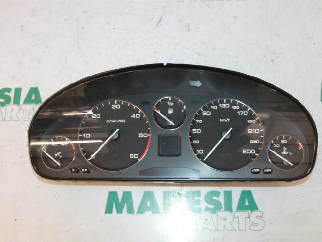 Peugeot - 607 - Instrumentenbrett