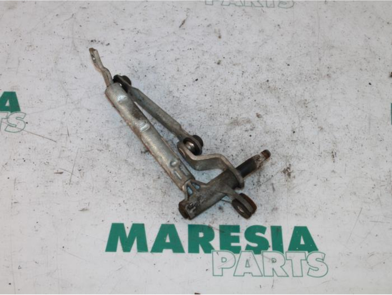 Peugeot - 407 - Wiper mechanism