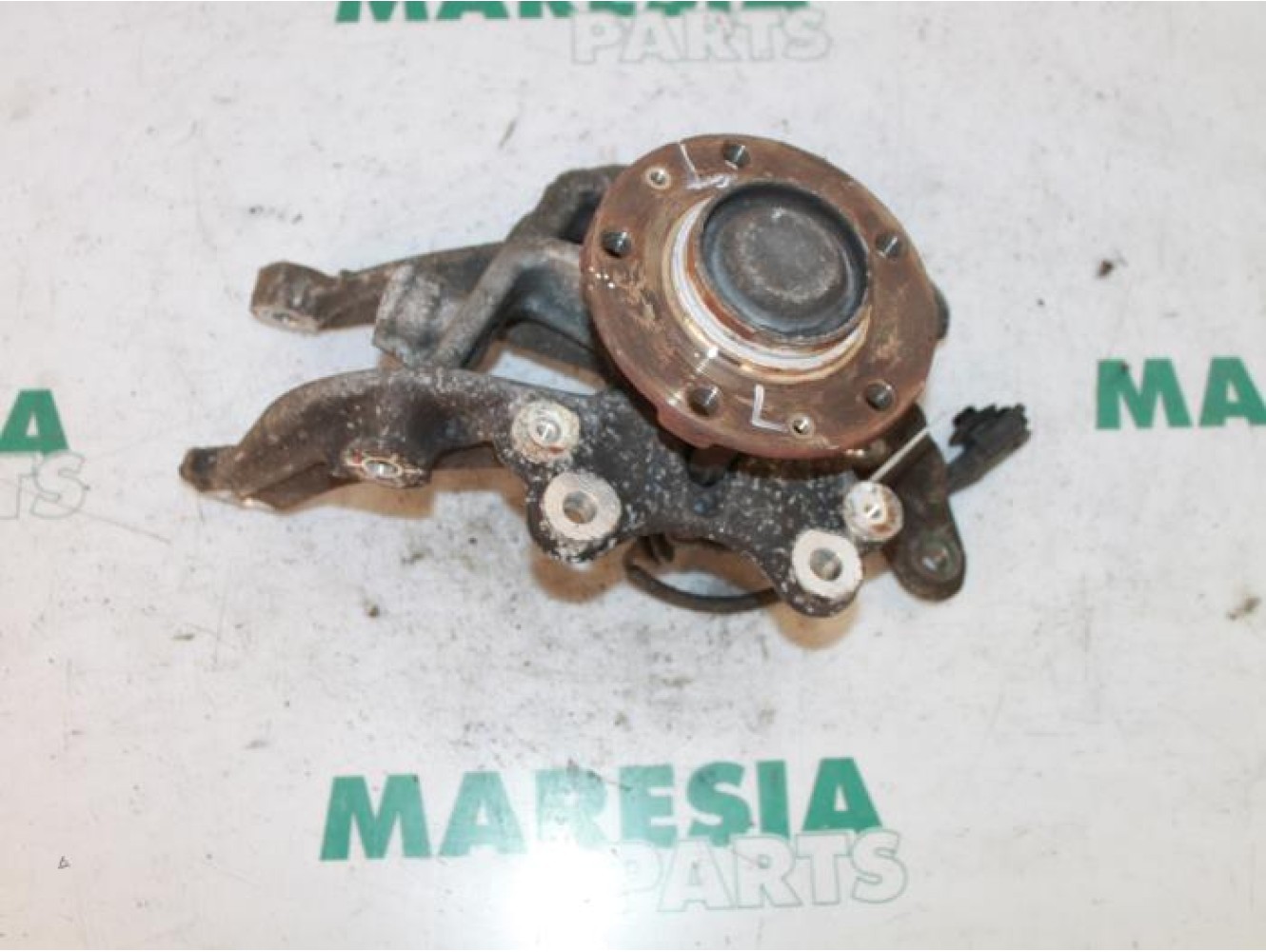 Peugeot - 407 - Fusee links-achter
