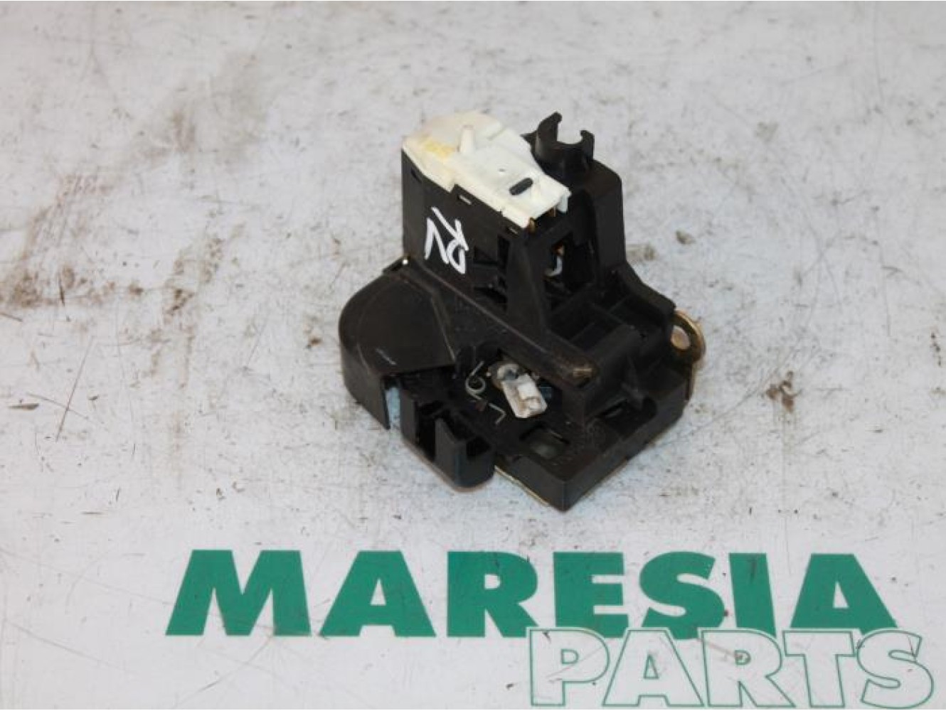 Renault - Clio - Front door lock mechanism 4-door, right