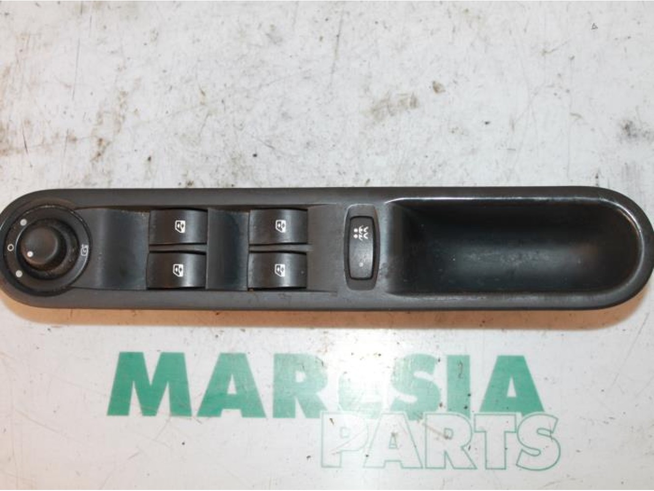 Renault - Espace - Multi-functional window switch