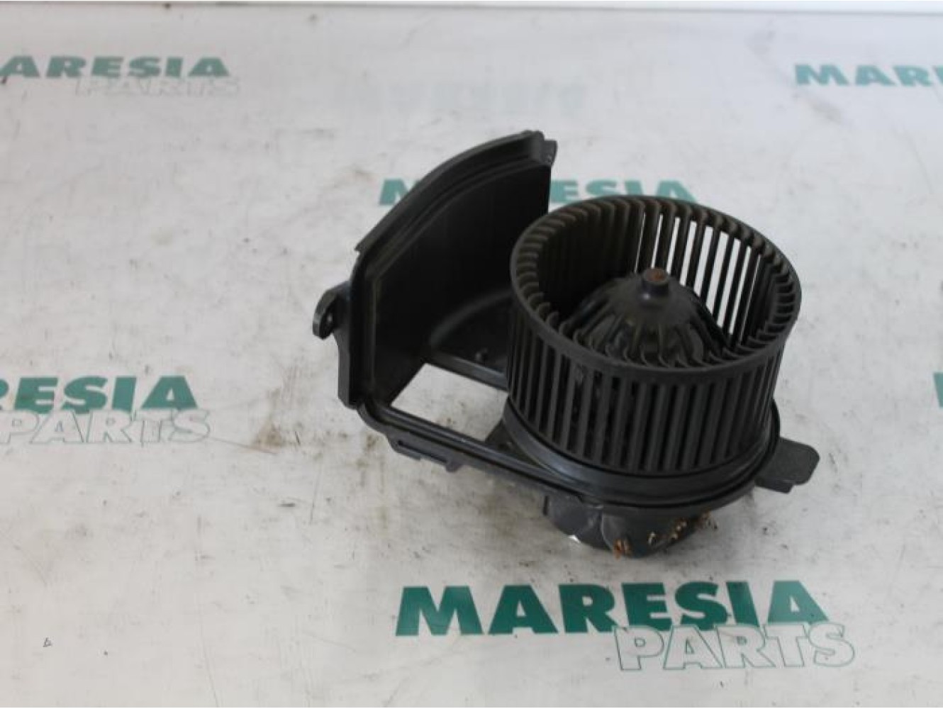 Renault - Clio - Heating and ventilation fan motor