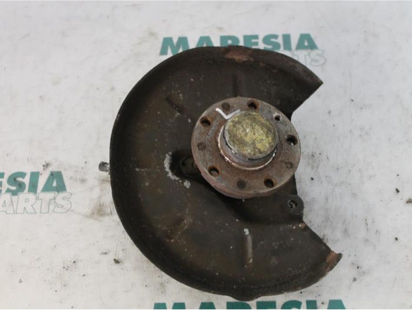 Alfa Romeo - 156 - Fusee links-achter