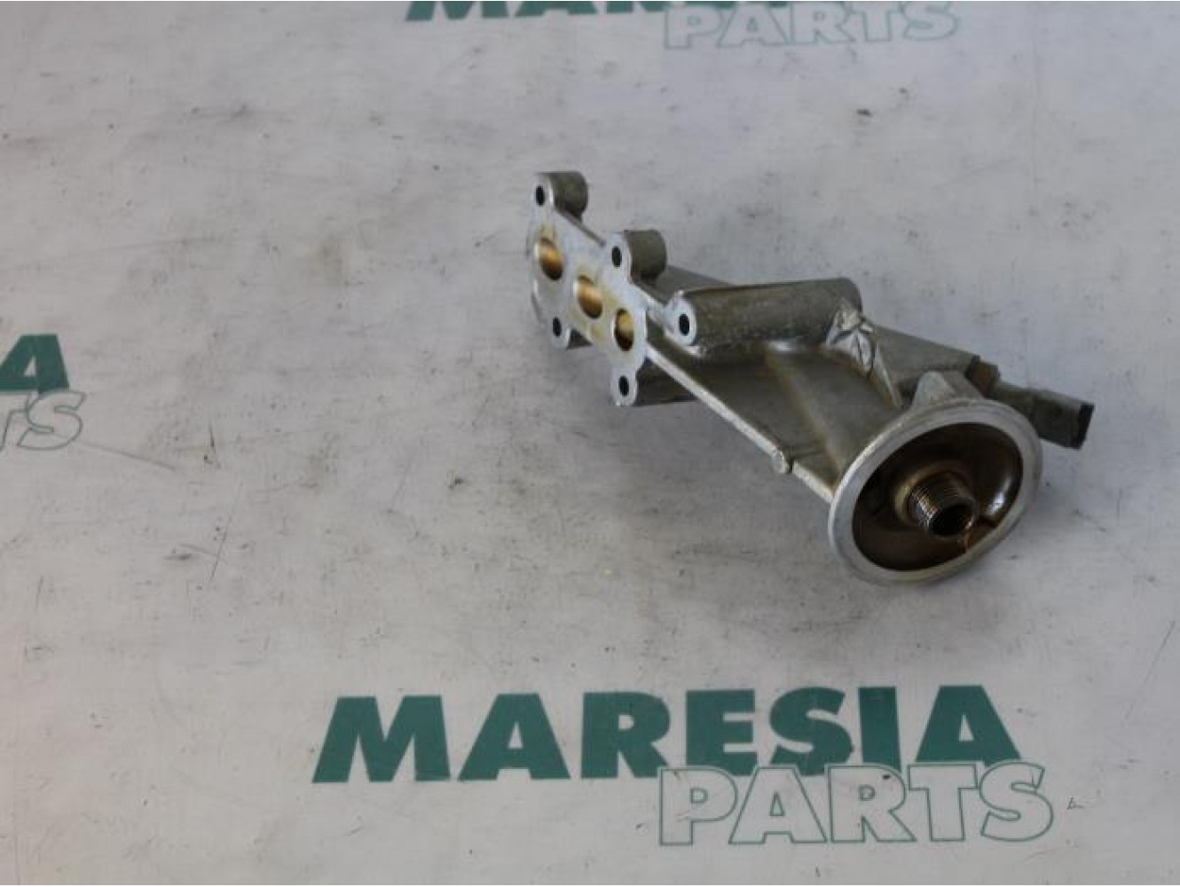 Peugeot - 406 - Oil filter holder