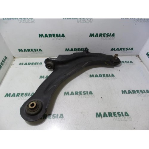 Renault - Megane Scenic - Front lower wishbone, right