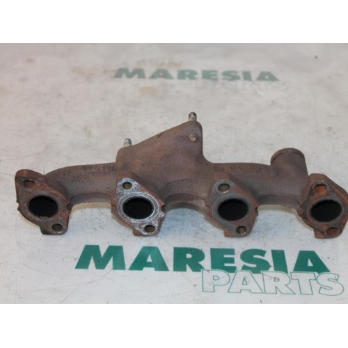 Renault - Clio - Exhaust manifold