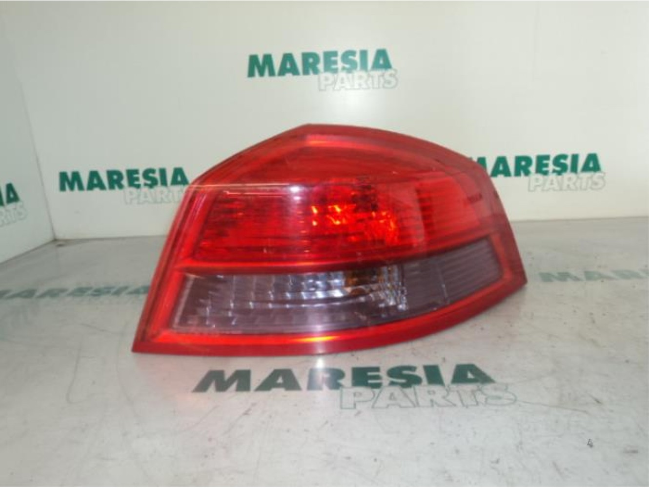 Renault - Vel Satis - Taillight, right