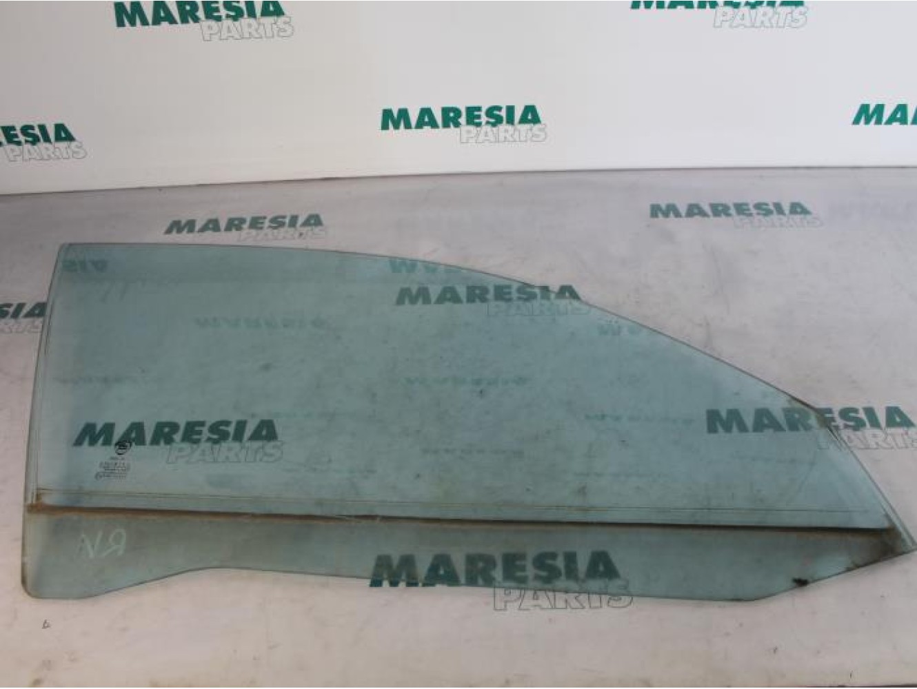 Lancia - Thesis - Door window 4-door, front right