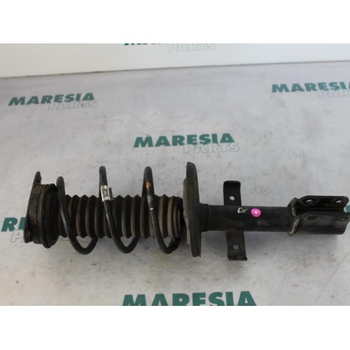 Renault - Clio - Front shock absorber rod, right