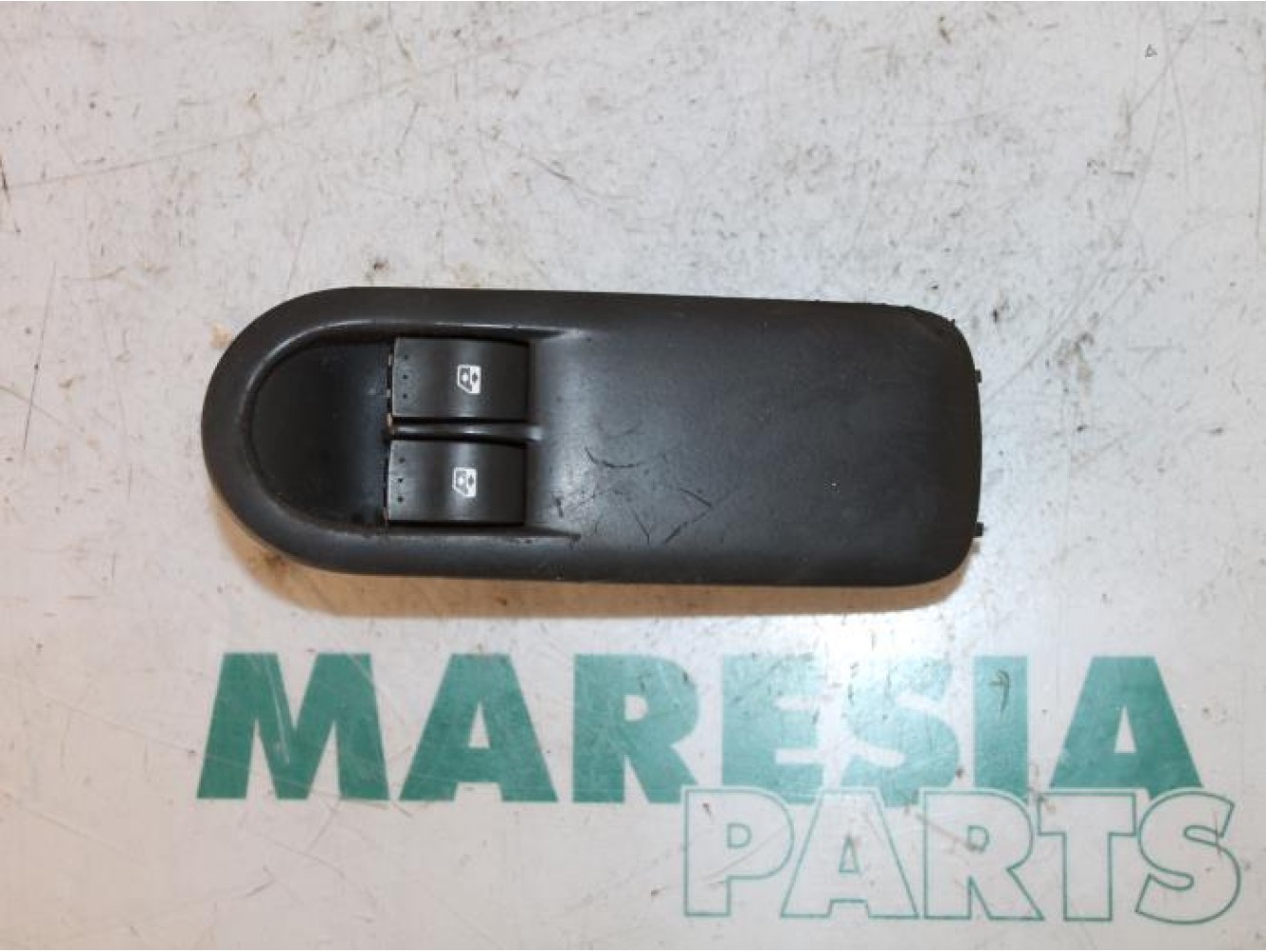 Renault - Megane - Multi-functional window switch
