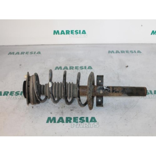 Renault - Megane - Front shock absorber rod, right