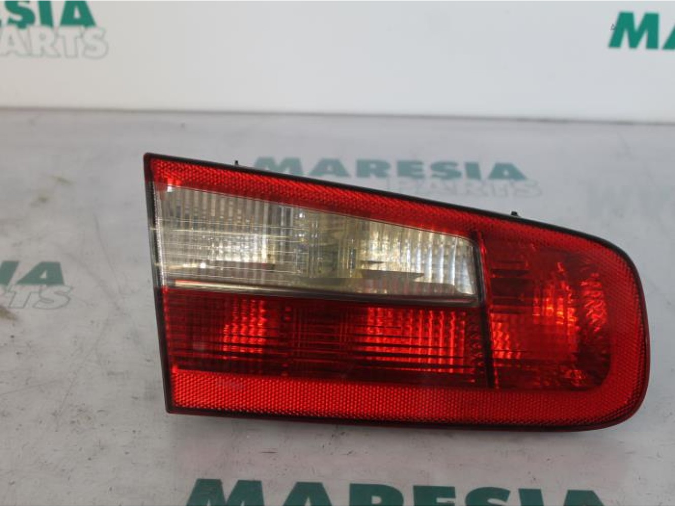 Renault - Laguna - Achterlicht links