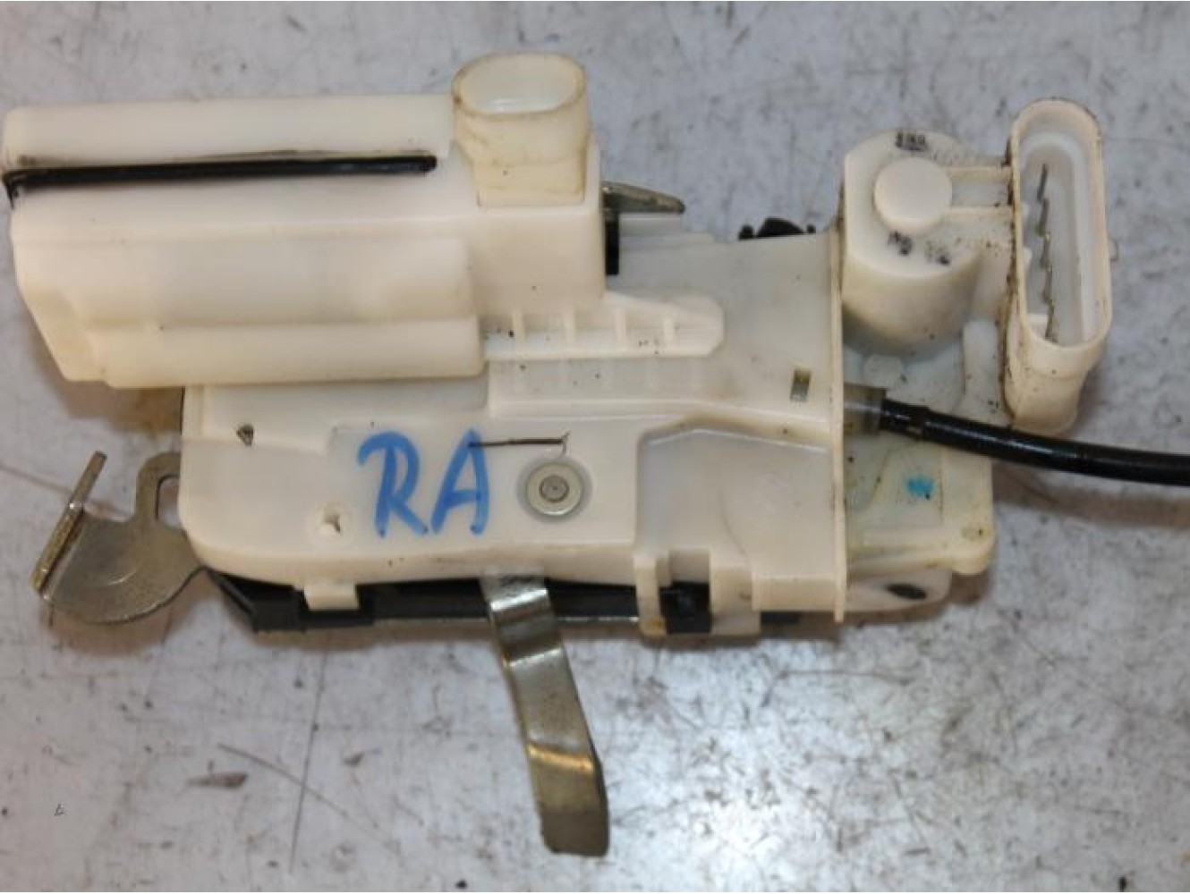 Lancia - Thesis - Rear door mechanism 4-door, right