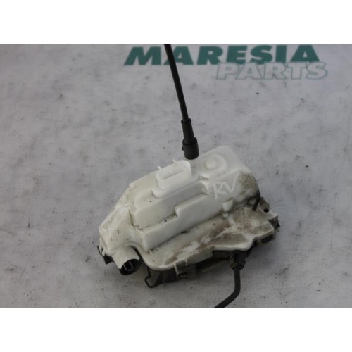 Renault - Megane Scenic - Front door lock mechanism 4-door, right