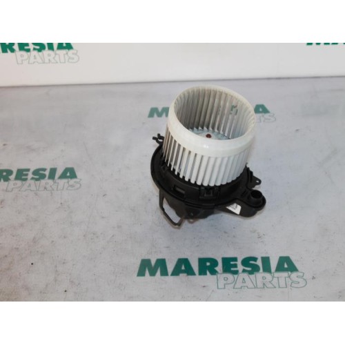 Renault - Clio - Heating and ventilation fan motor