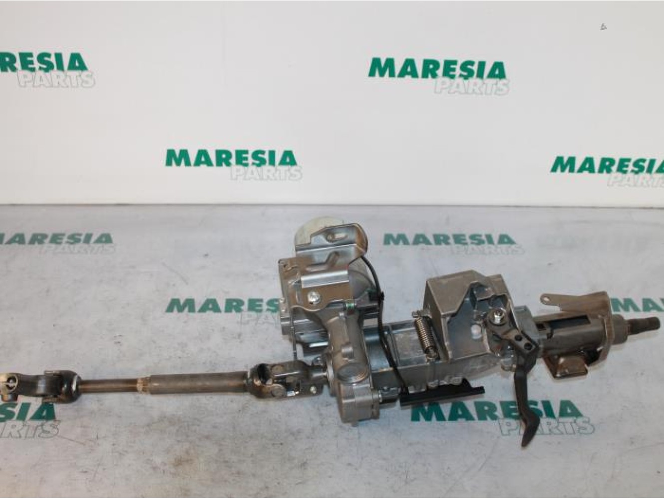 Renault - Clio - Steering column housing