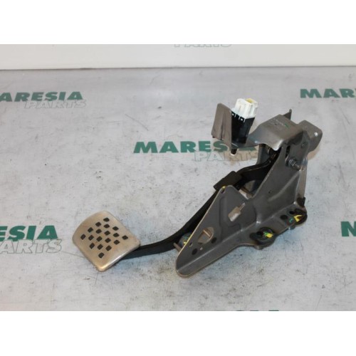 Renault - Clio - Bremspedal