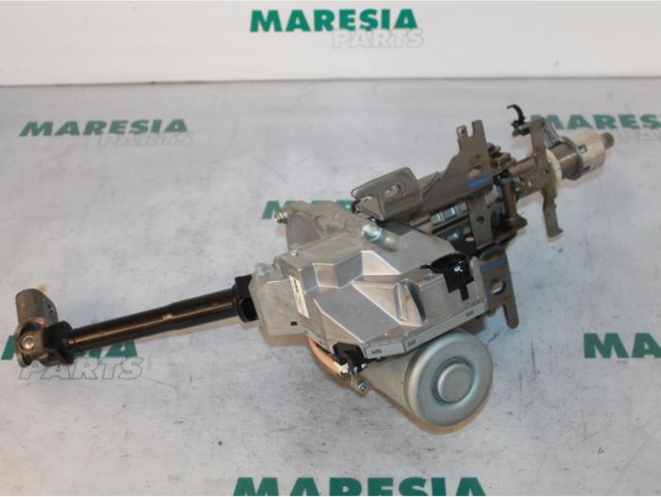Renault - Megane Scenic - Steering column housing
