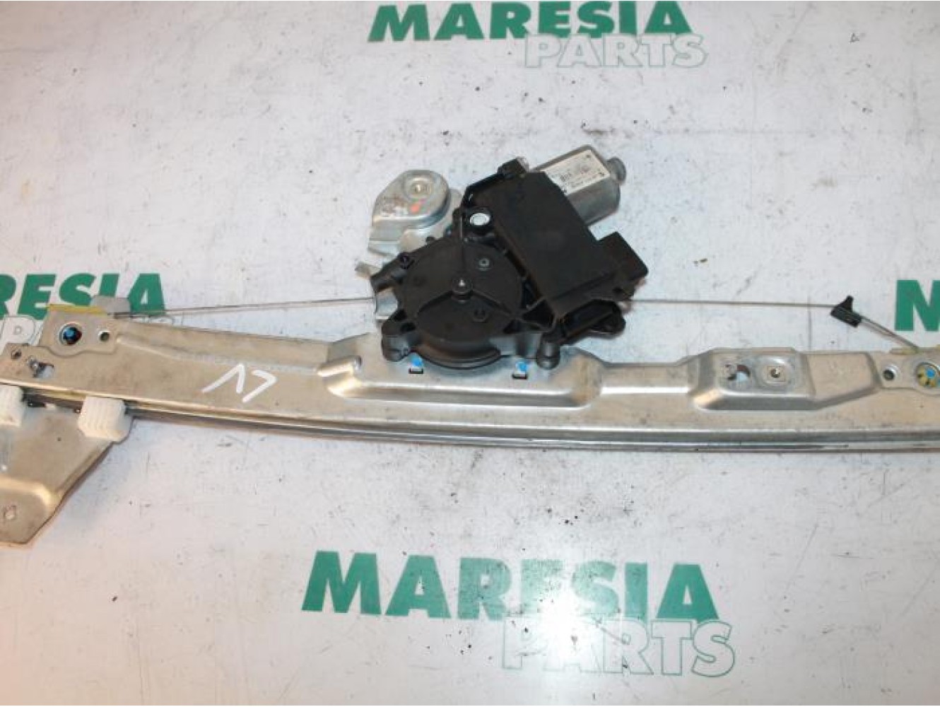 Peugeot - 308 - Window mechanism 4-door, front left