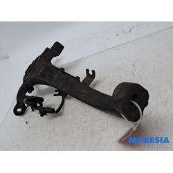Alfa Romeo - 159 - Fusee links-voor