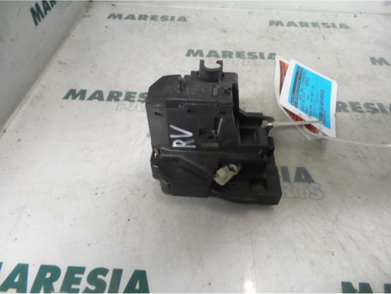 Renault - Megane Scenic - Front door lock mechanism 4-door, right