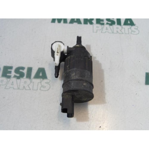 Renault - Megane Scenic - Windscreen washer pump