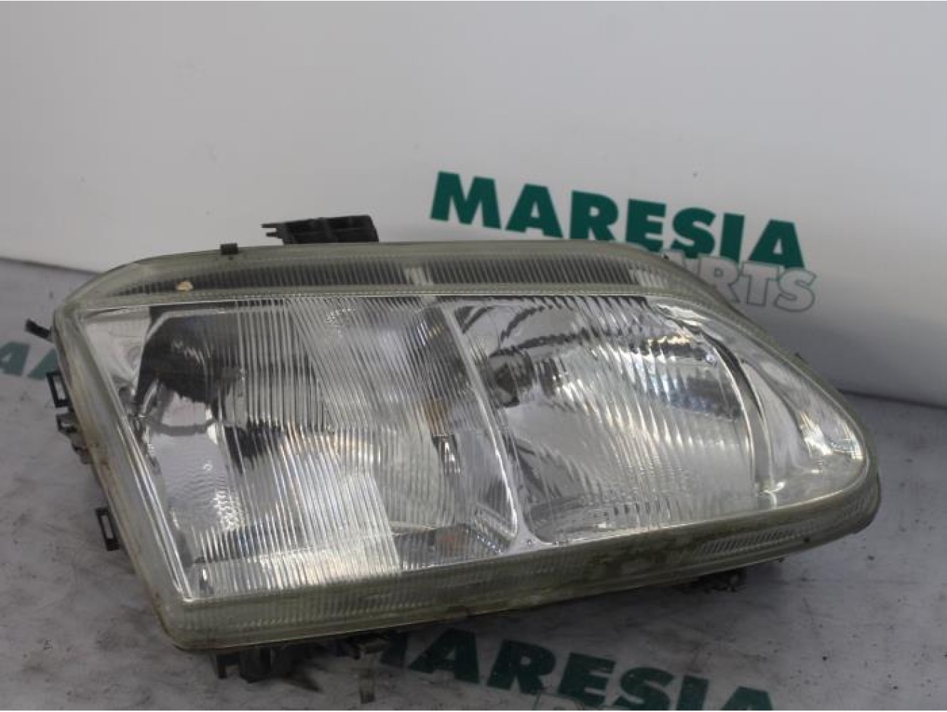 Renault - Megane - Phare droit