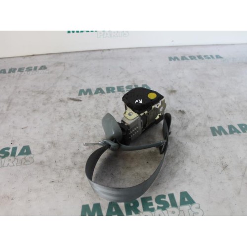 Renault - Megane - Front seatbelt, right