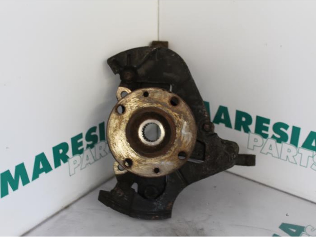 Fiat - Panda - Achsschenkel links vorne