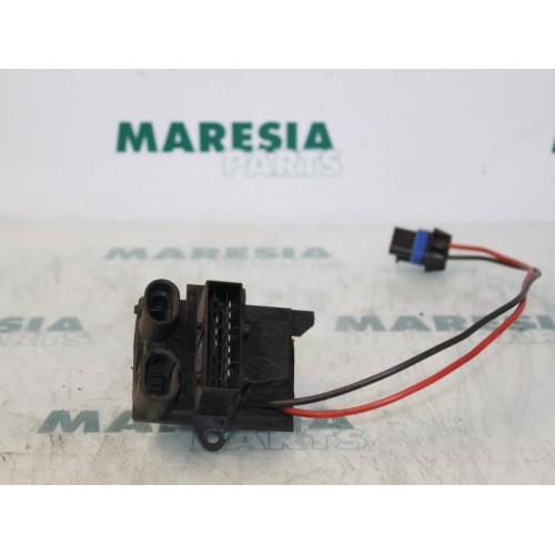 Renault - Clio - Heater resistor