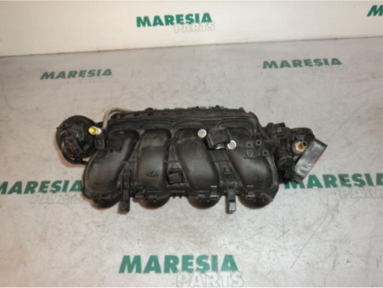 Alfa Romeo - GT - Intake manifold
