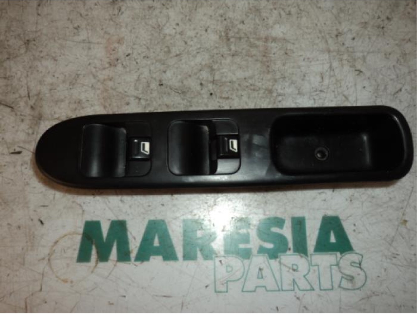 Peugeot - 307 - Multi-functional window switch