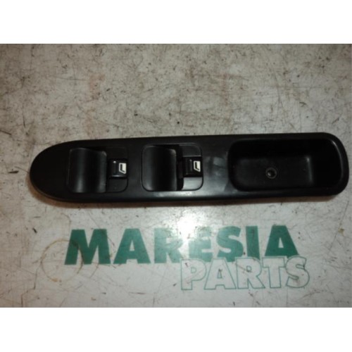 Peugeot - 307 - Multi-functional window switch