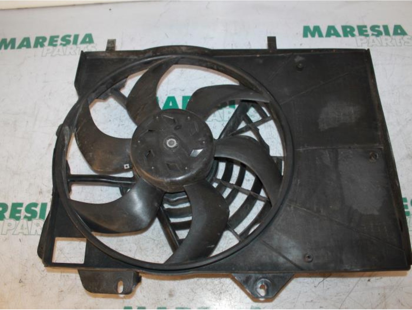 Citroen - C3 Picasso - Fan motor