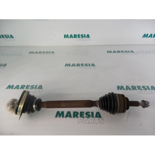 Renault - Megane Scenic - Front drive shaft, left