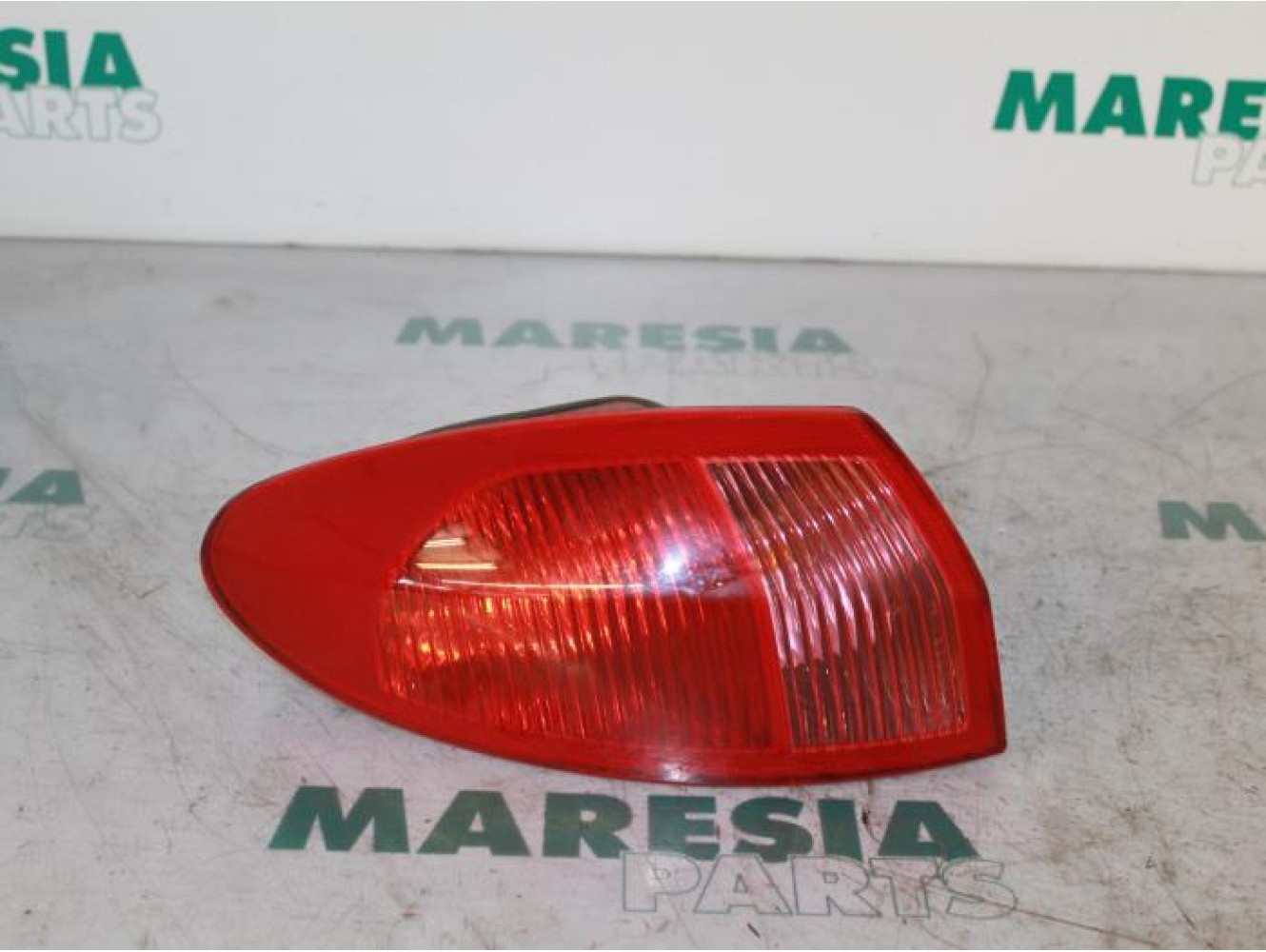 Alfa Romeo - 147 - Taillight, left
