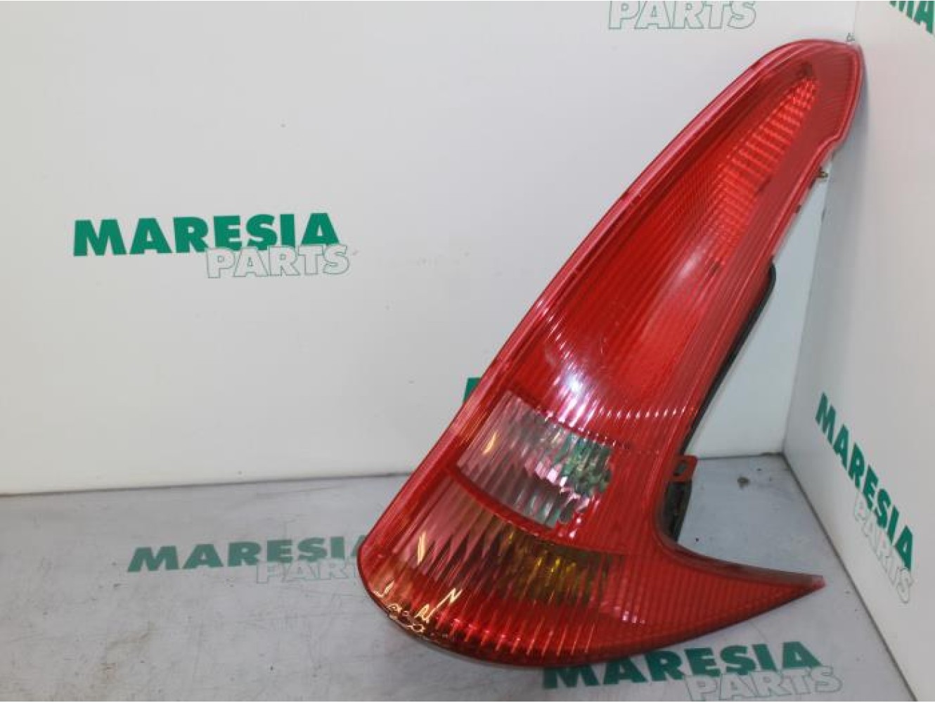 Peugeot - 206 - Taillight, right