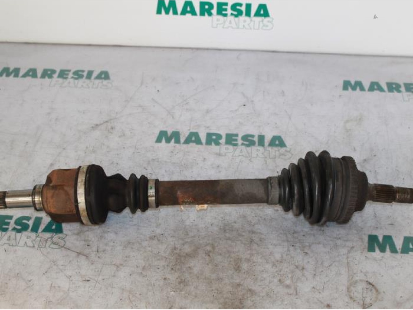 Peugeot - 206 - Aandrijfas links-voor