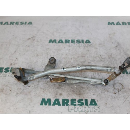 Renault - Megane - Wiper mechanism