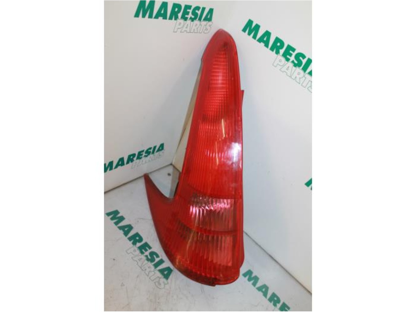 Peugeot - 206 - Achterlicht links