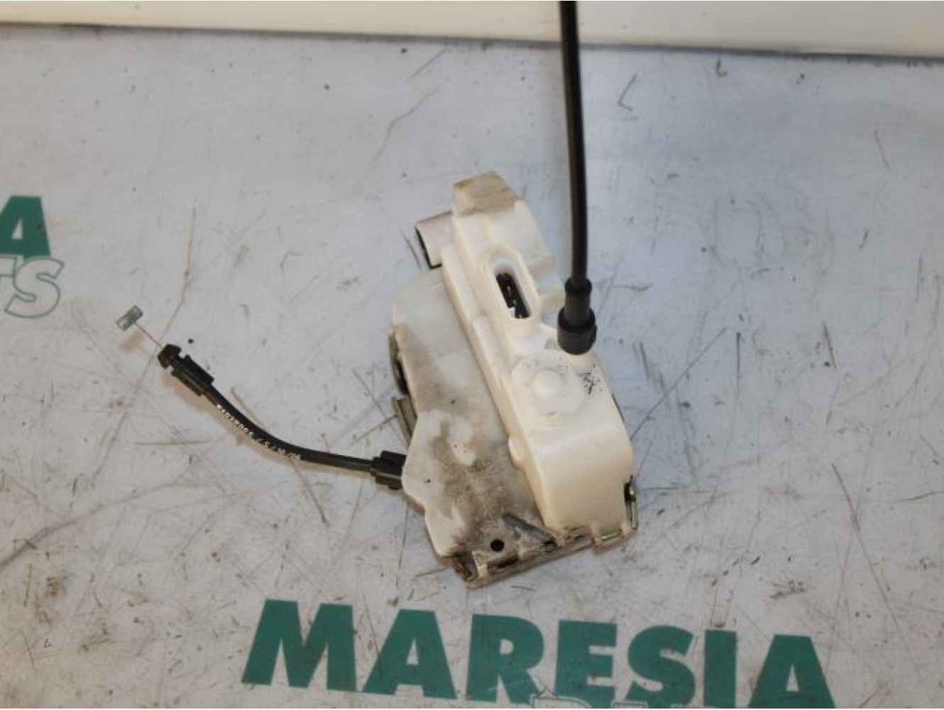Renault - Megane Scenic - Front door lock mechanism 4-door, right