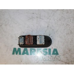 Renault - Megane Scenic - Multi-functional window switch