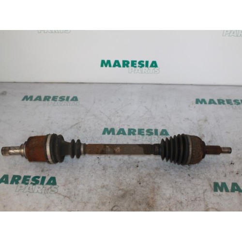 Renault - Megane Scenic - Front drive shaft, left