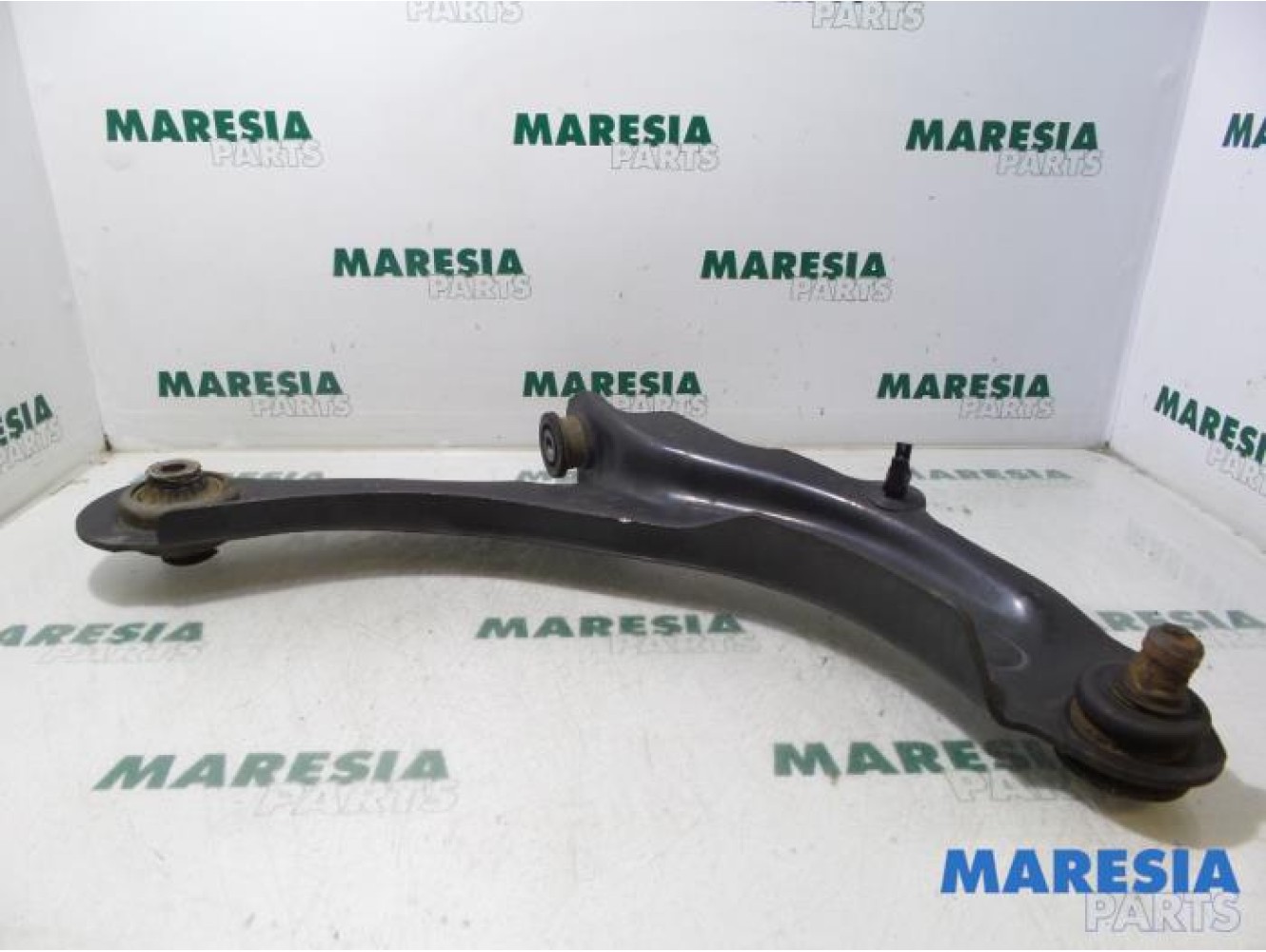 Renault - Megane Scenic - Front lower wishbone, right