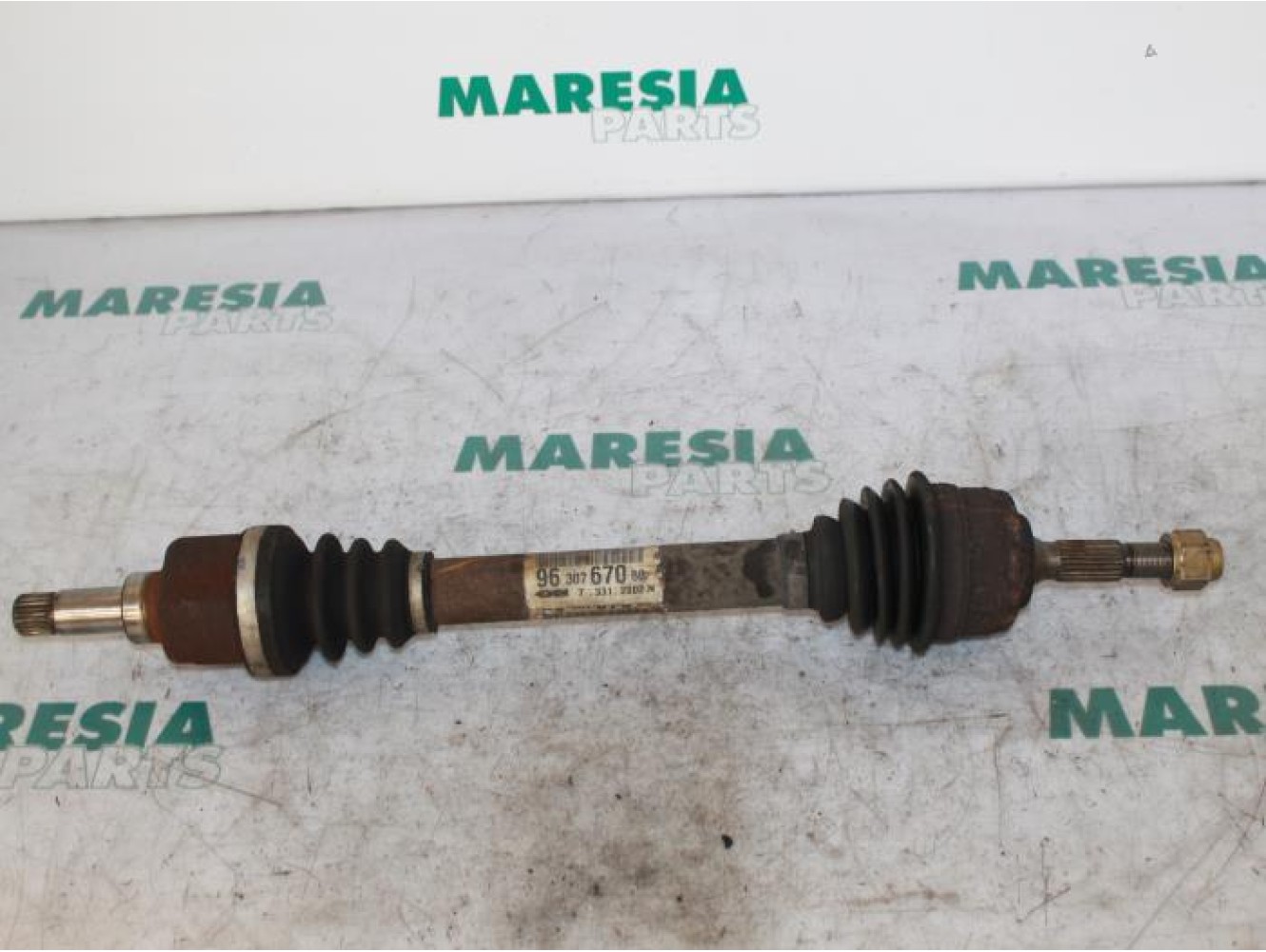 Peugeot - 206 - Aandrijfas links-voor